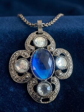 Vintage Quatrefoil Blue Crystal Silver-Tone Pendant